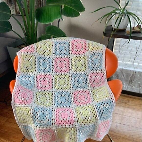 Crochet Blanket Granny Pastel Cottagecore Swiftie Lover Grandmillennial Baby - Picture 1 of 8